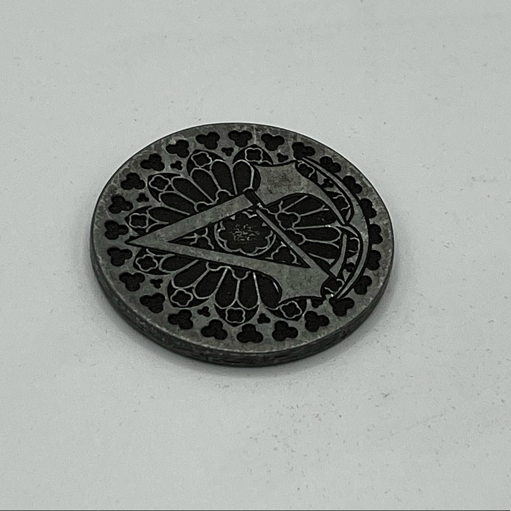 Assassin’s Creed Unity Coin - Picture 9 of 11